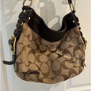 COACH Zoe SIGNATURE large Hobo in SV/Khaki/Mahogany #F12657 Shoulder PreOwned.